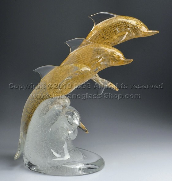 Trois dauphins en or, Trois dauphins avec décoration en or 24k