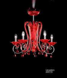 Lustre rouge à huit lumières