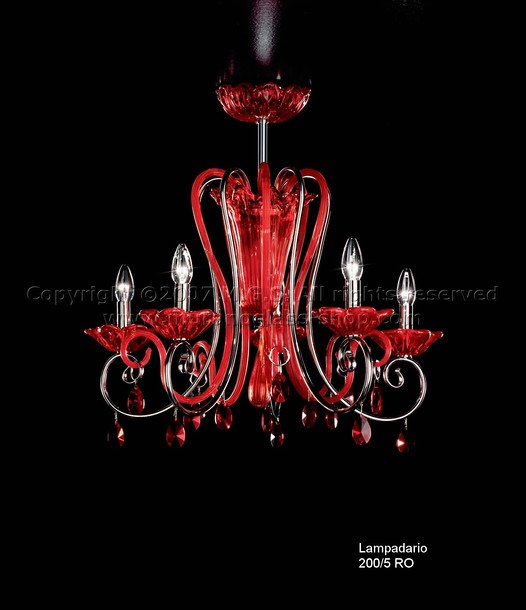 Lustres Série 200, Lustre rouge à huit lumières