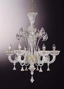 Lustre en filigrane avec décoration d'or à cinq lumières
