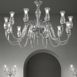 Lustre en cristal à douze lumières