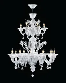 Lustre à dix-huit lumières dans le lait blanc
