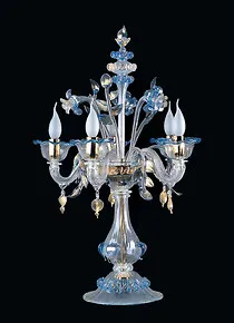 Candélabre de table en cristal bleu or.
