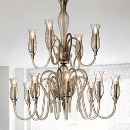 Lustre blanc laiteux à douze lumières