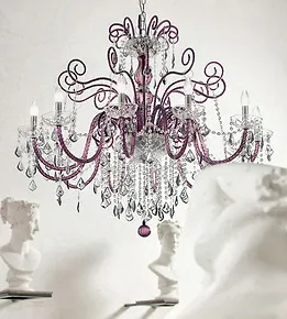 Lustre blanc et détails en cristal