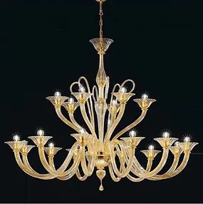 Lustre à dix-huit lumières en cristal et or 24k