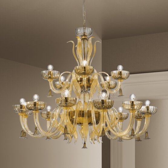 Lustre Foscari, Lustre en blanc océan de lait