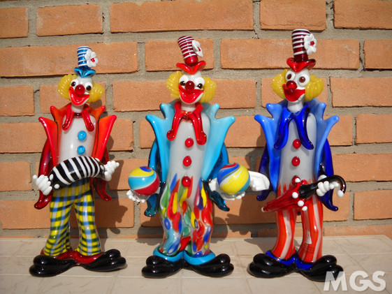 Clown avec instrument, Clown avec veste et instrument de musique