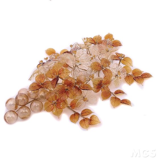 Pièce maîtresse avec des sphères soufflées, Pièce maîtresse de couleur ambre