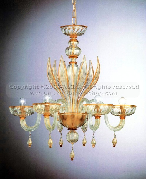 Lustres série 445, Lustre décoré d'or et d'ambre.