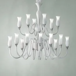Lustre moderne à dix-huit lumières
