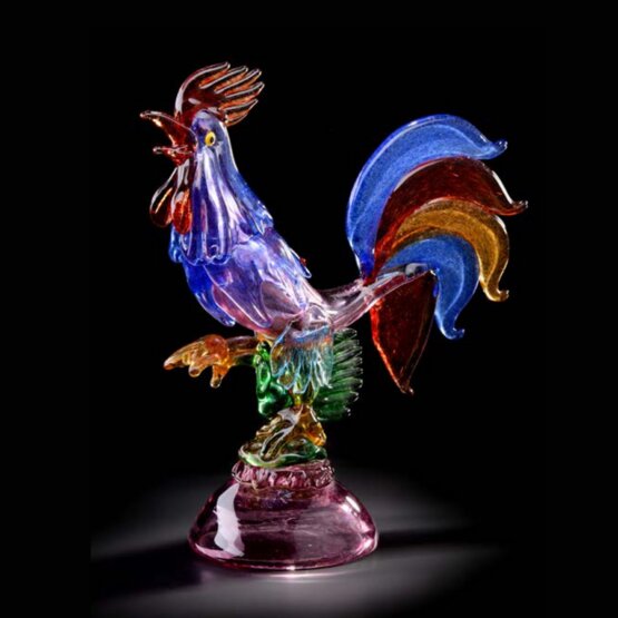 Le coq, Coq multicolore sur socle