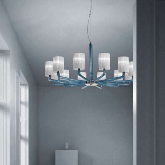 Can Can Chandelier, Lustre en cristal bleu avec abat-jour de couleur blanche