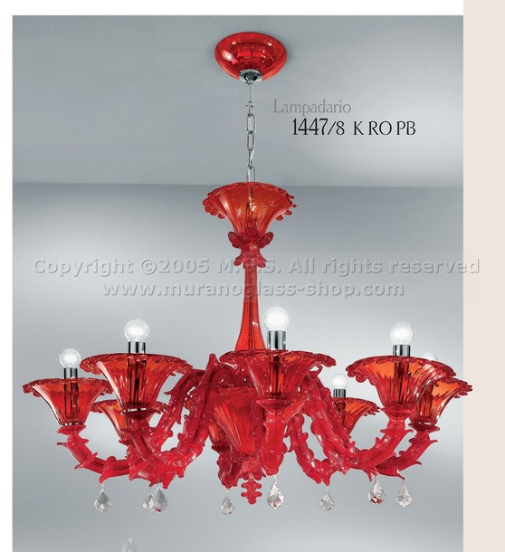 Lustre 1447, Lustre rouge à huit lumières