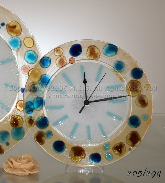 Regarder Multicolor, Horloge en verre multicolore