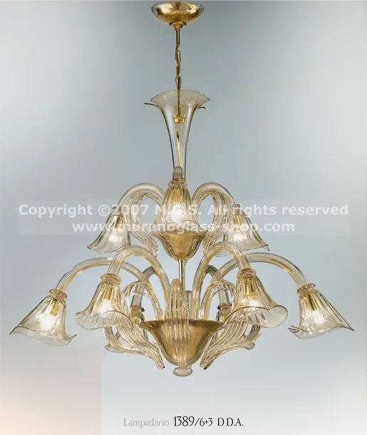 Lustre 1389, Lustre en cristal à neuf lumières à décor ambre
