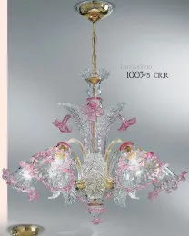 Lustre en cristal orné de rubis